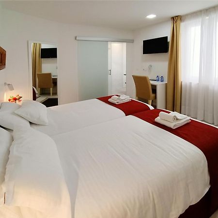 Hostal Royal Cruz Madrid Exterior foto