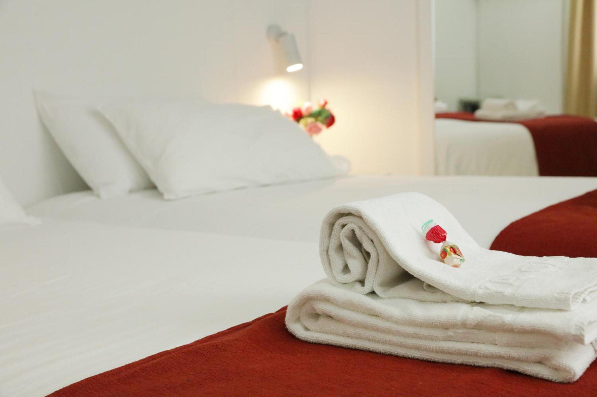 Hostal Royal Cruz Madrid Exterior foto