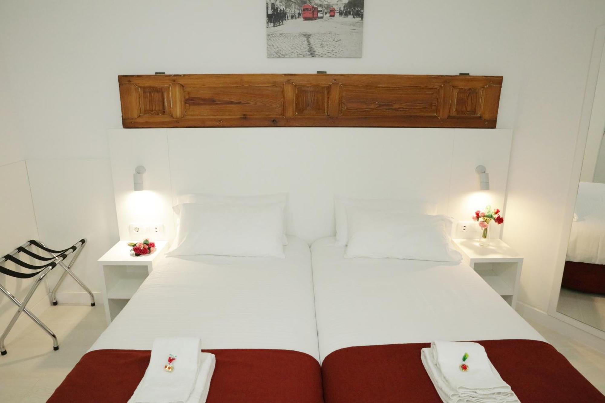 Hostal Royal Cruz Madrid Exterior foto