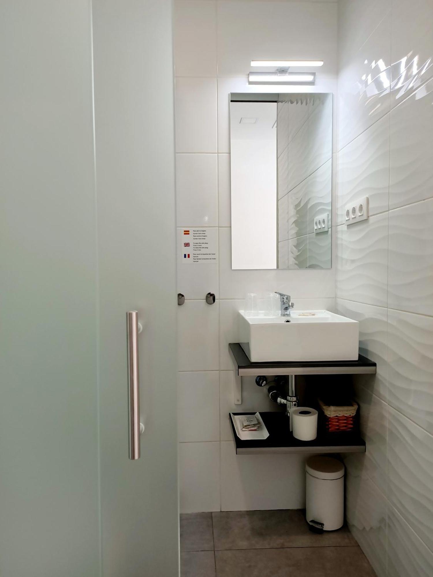 Hostal Royal Cruz Madrid Exterior foto