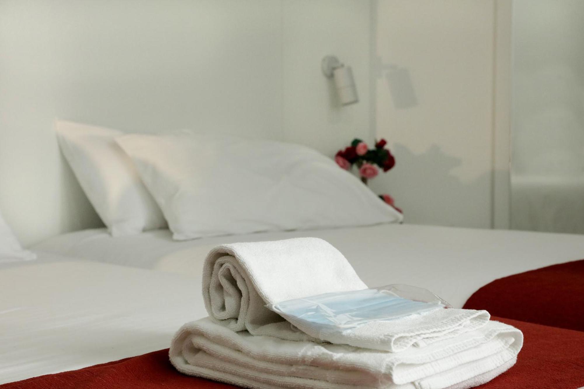 Hostal Royal Cruz Madrid Exterior foto