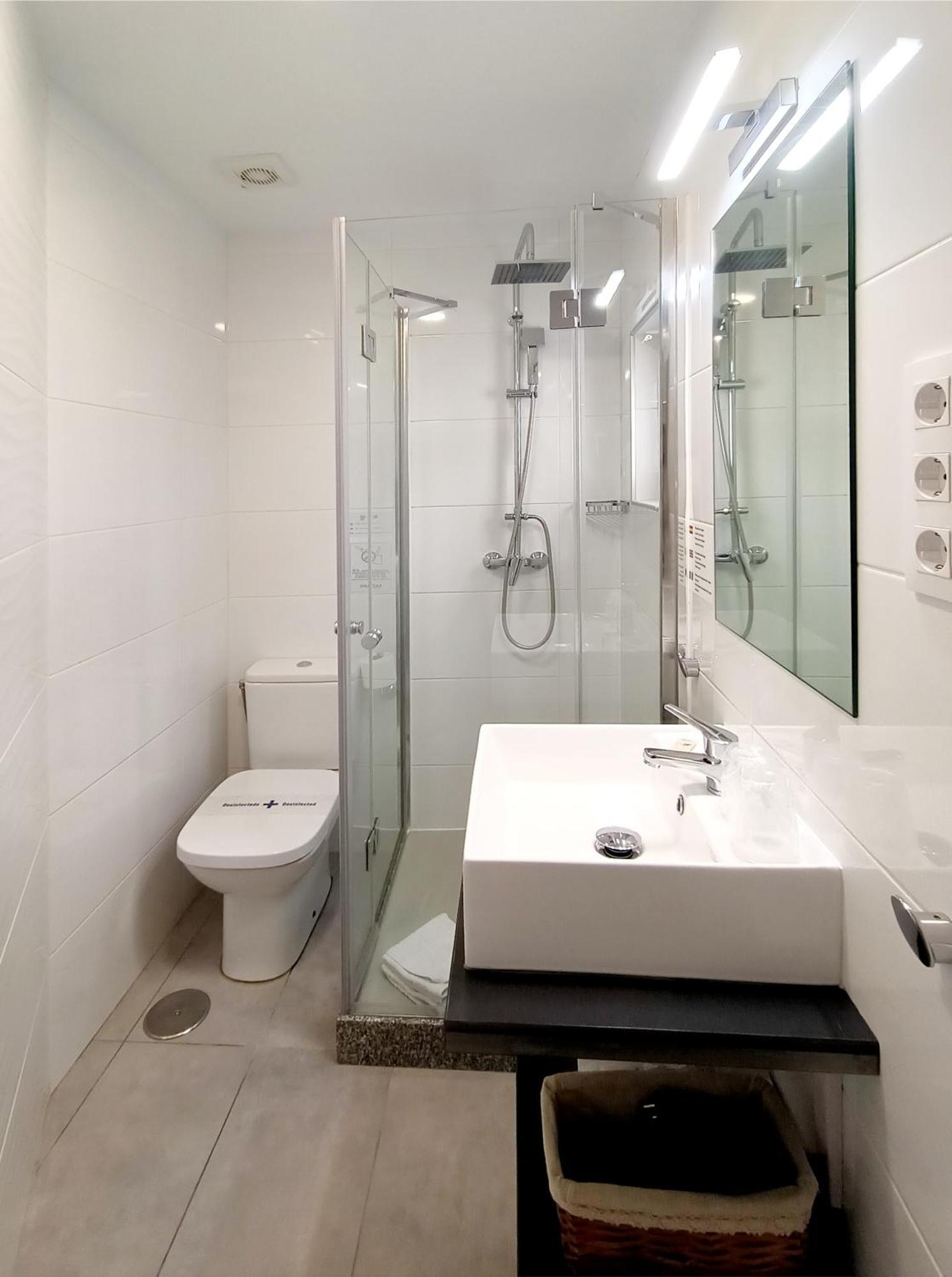 Hostal Royal Cruz Madrid Exterior foto